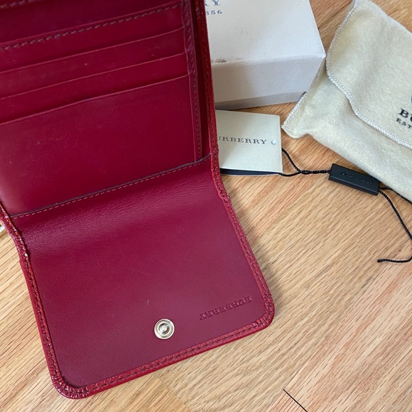 Burberry Medium Wallet - Picture 7 of 11